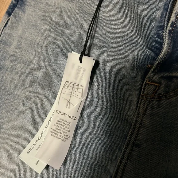 Too small - Picture 4 of 6